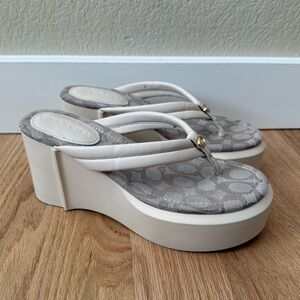 COACH Franki Platform "C" Thong Wedge Flip Flop Sandals Ivory Cream Size 8